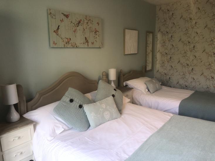 Third large image of Room