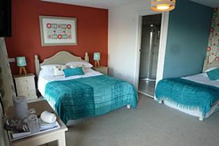 Room 10 - Triple Room, Ensuite with Shower
